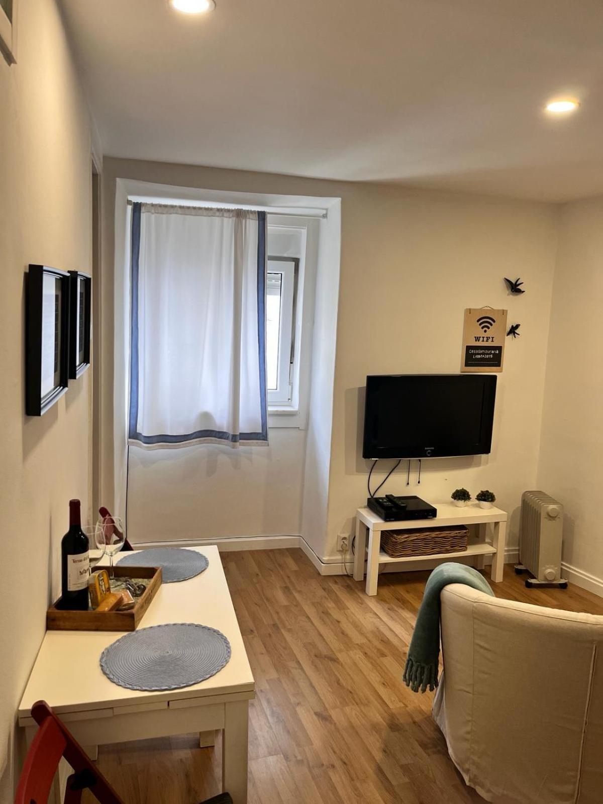Appartamento Casa Beco Do Castelo Lisbona Esterno foto
