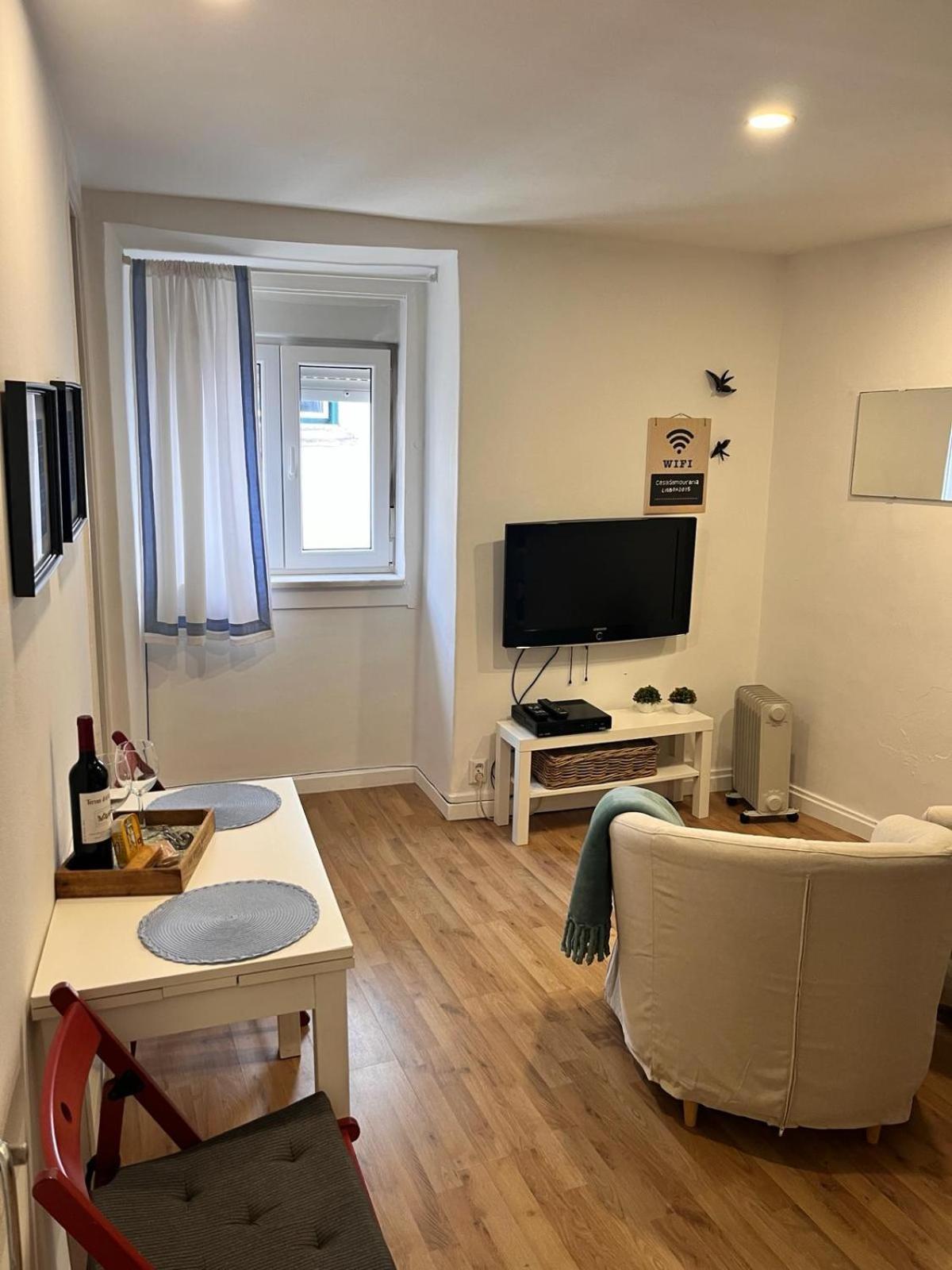 Appartamento Casa Beco Do Castelo Lisbona Esterno foto
