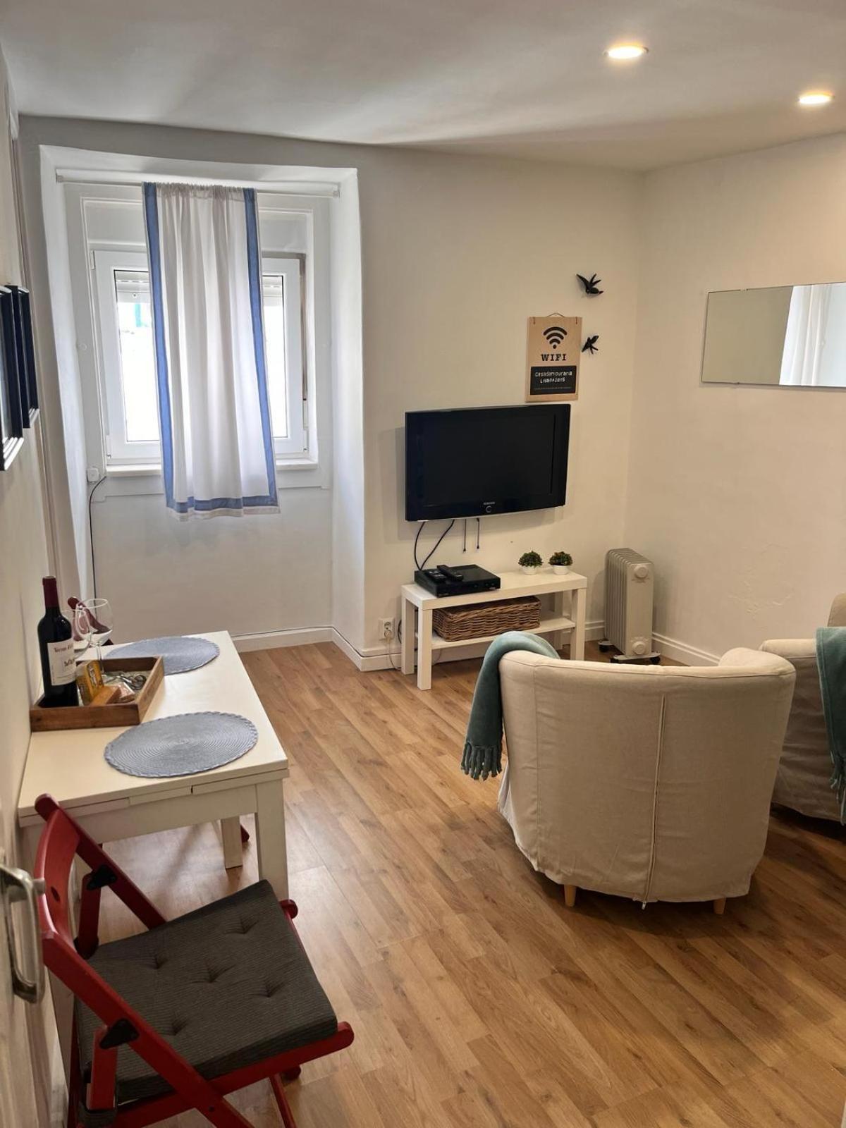 Appartamento Casa Beco Do Castelo Lisbona Esterno foto